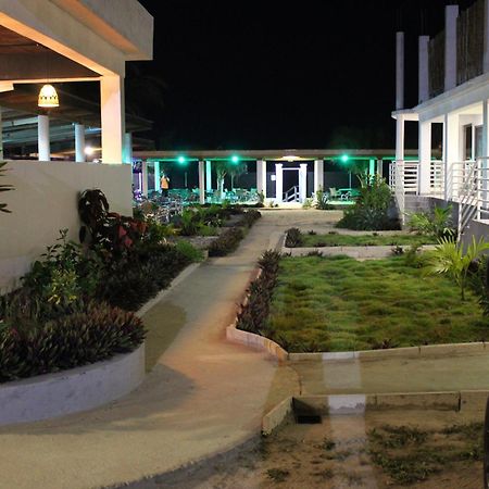 Kai Kai Beach Resort Kokrobite Екстер'єр фото